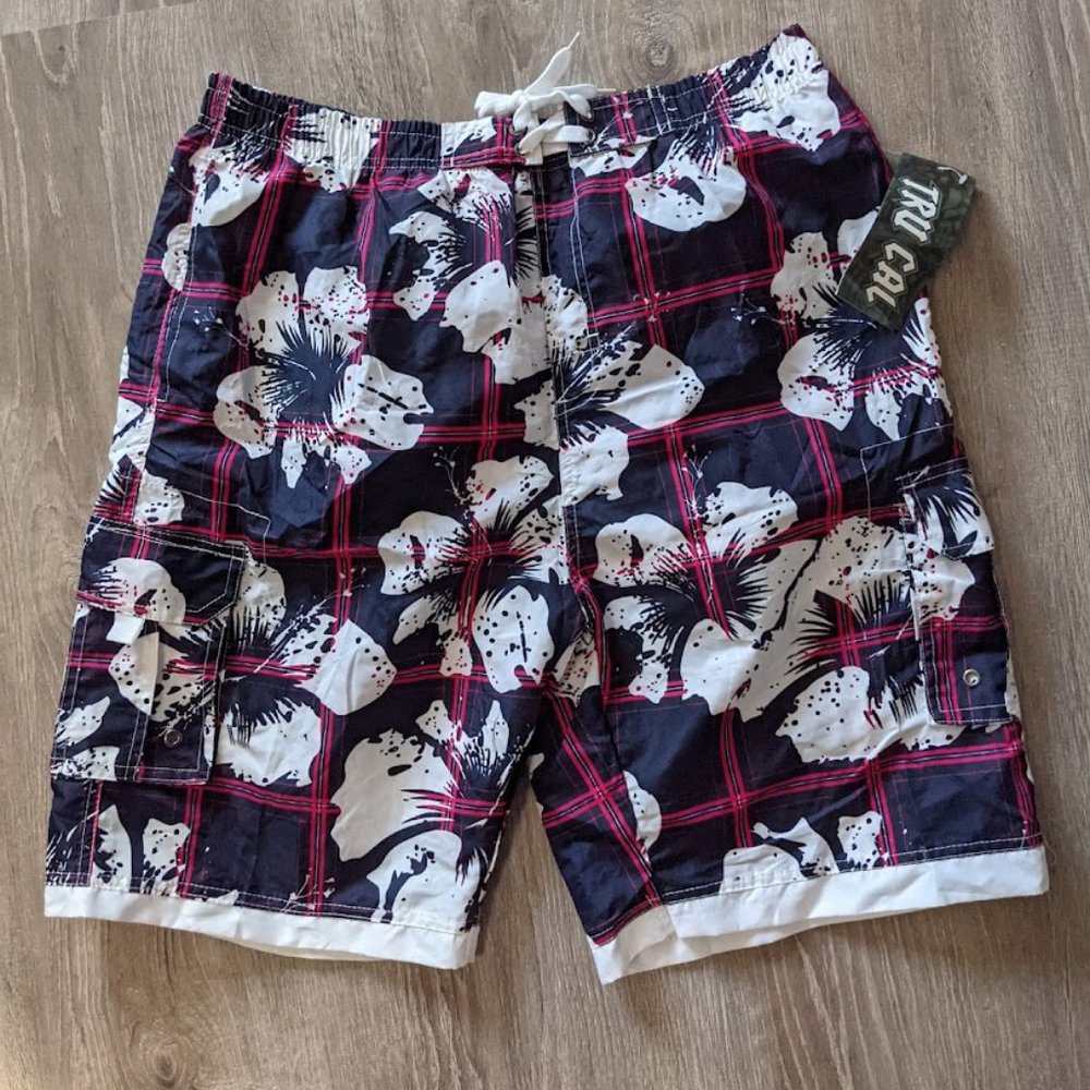 TRU CAL Men Swim Trunks  size XL, NWT